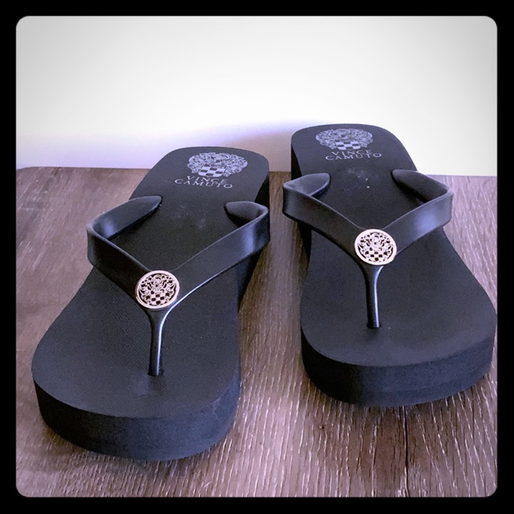 Vince Camuto sandals, black